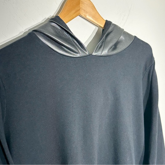 Belle by KIM GRAVEL Knit Top/Sweatshirt with Faux Leather Hood Women Bla… - Picture 3 of 13